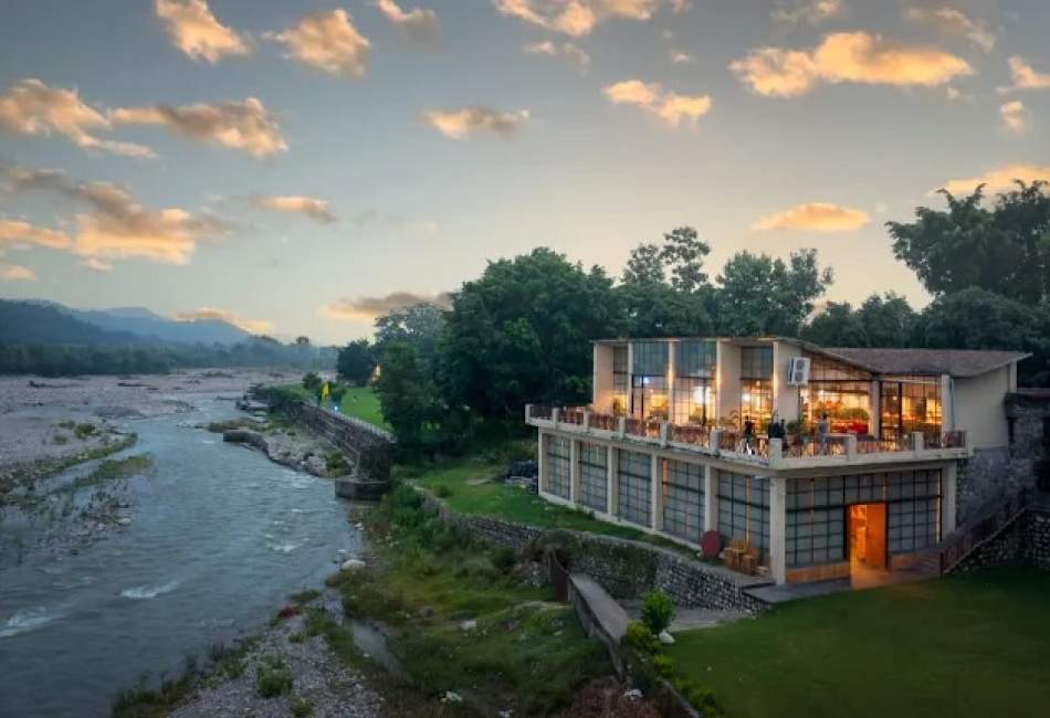 Manu Maharani Resorts & Spa